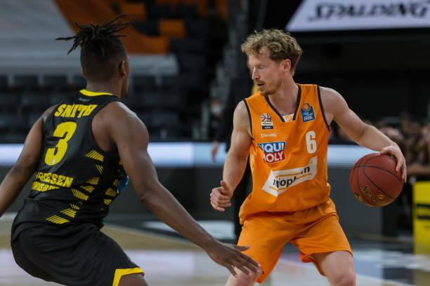 缺口更为明 缺口更为明